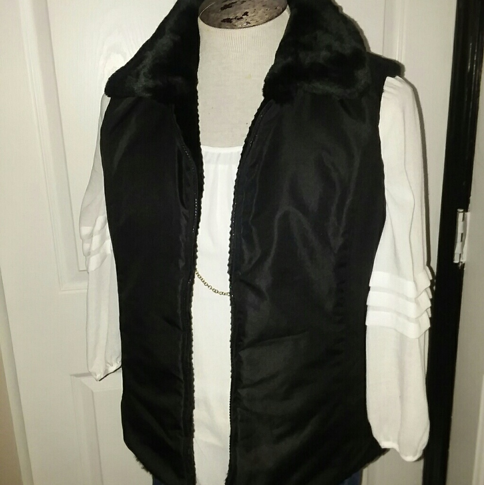 Reversible black vest